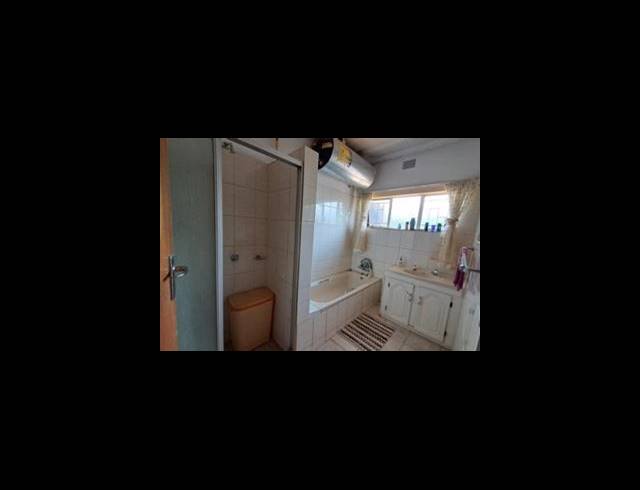 4 BEDROOM HOUSE FOR SALE IN BOOYSENS
